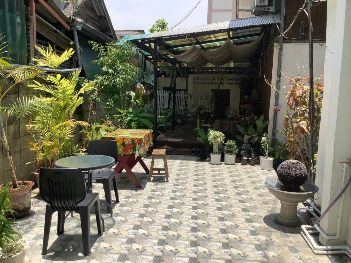 Tata Guesthouse Chiang Mai Exterior photo